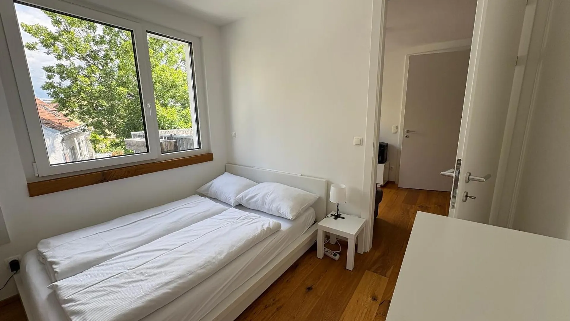 2 Schlafzimmer im Neubau in Grünruhelage und doch zentral Wien Österreich